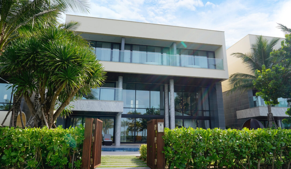 beachfront villa da nang