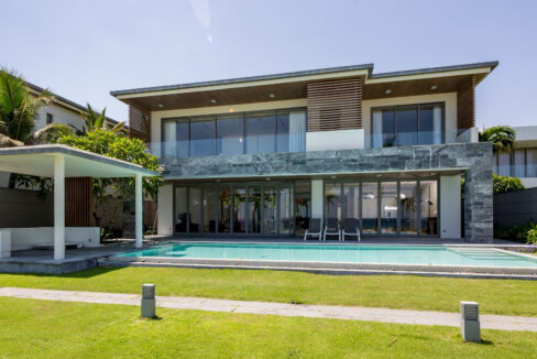 beachfront-villa-in-ocean-resort-Da-Nang1