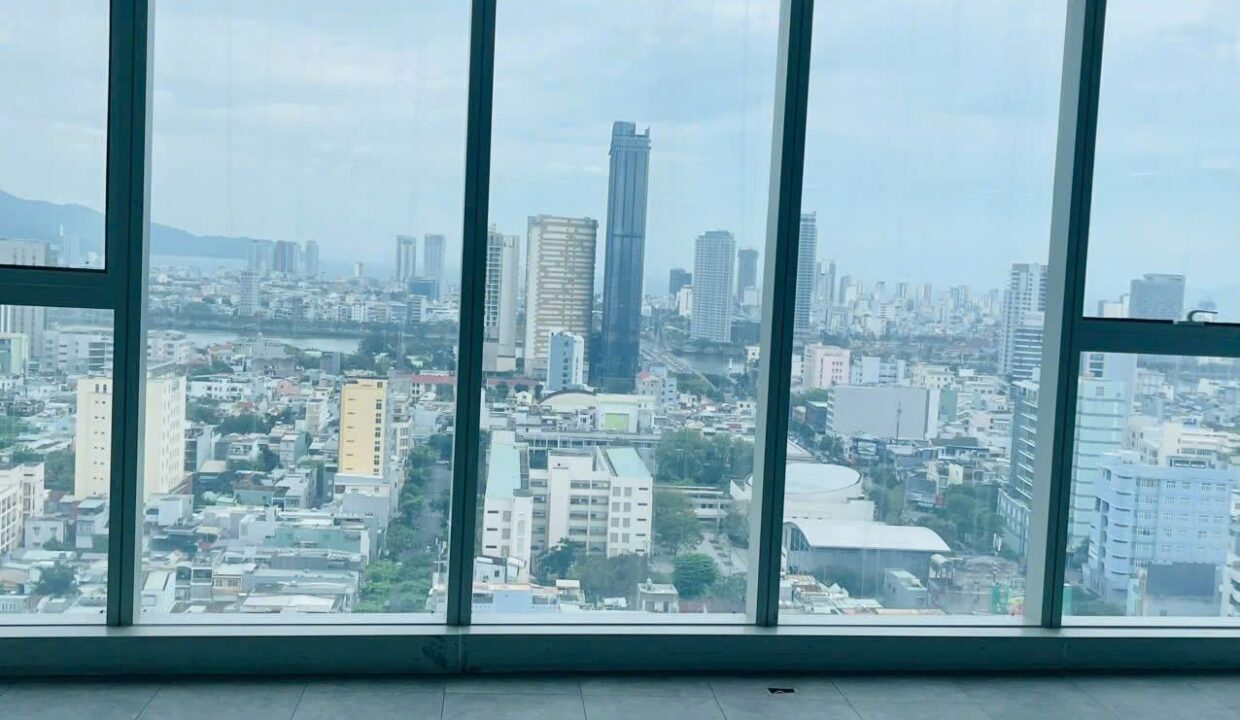 Big office space for rent in Da Nang