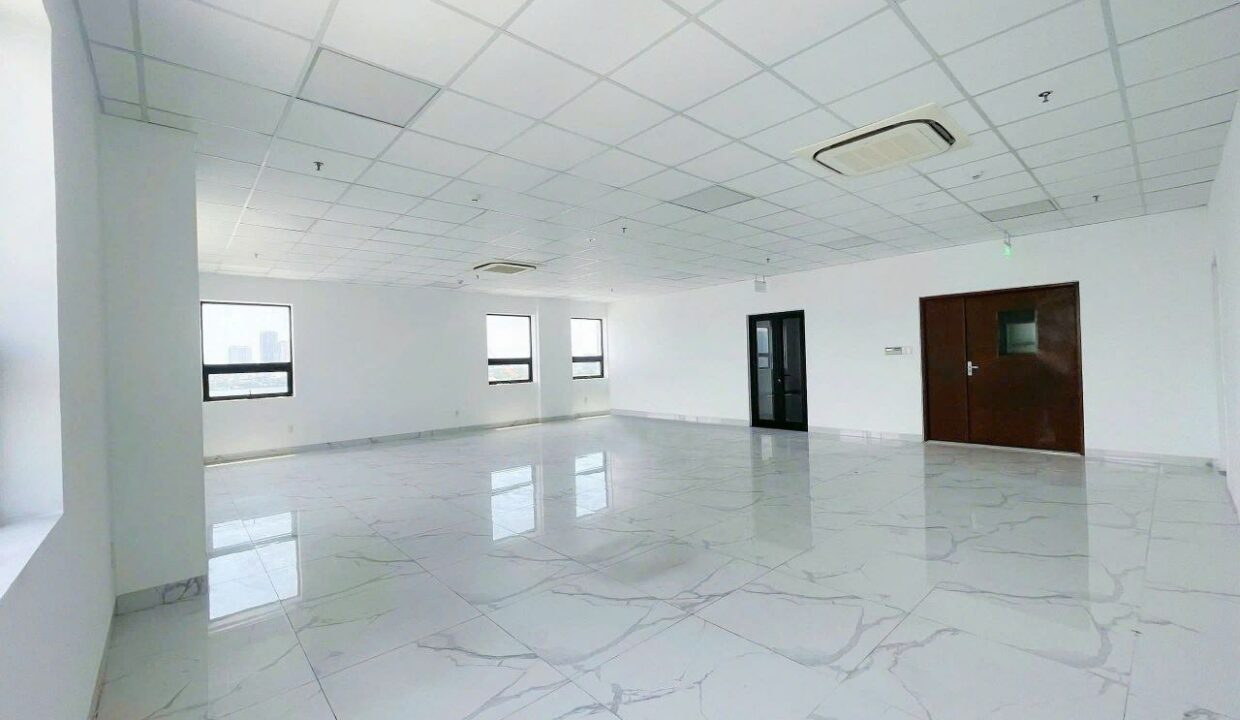 Tung Lam Tower Office for rent